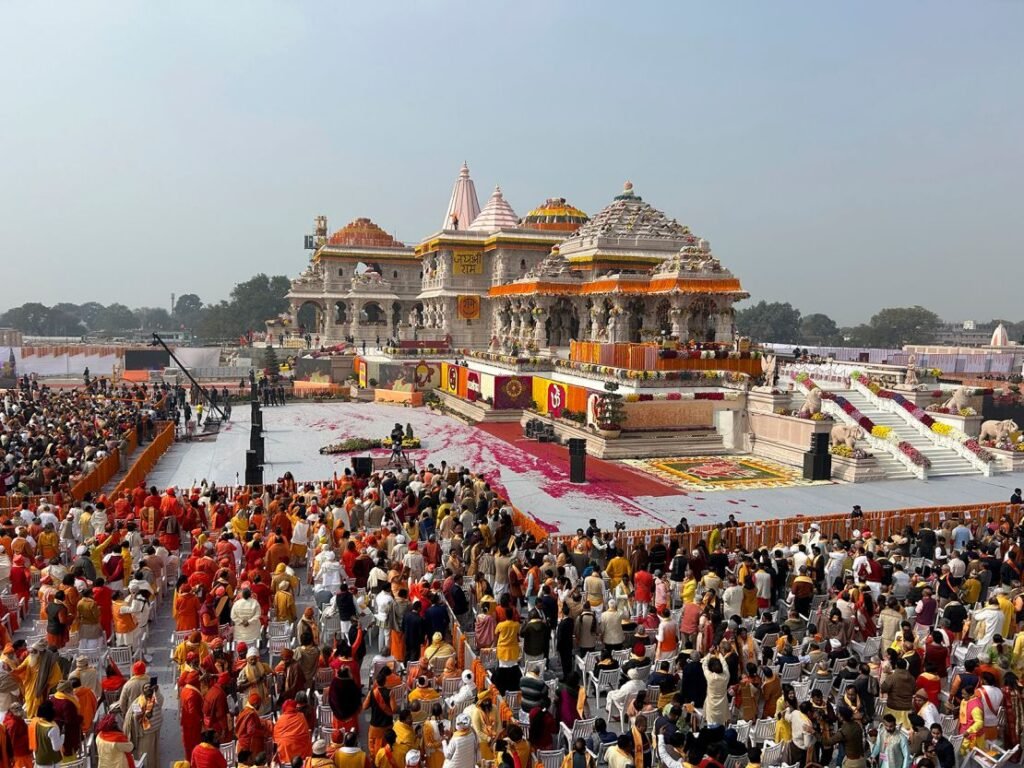 ayodhya-temple-india-day-view